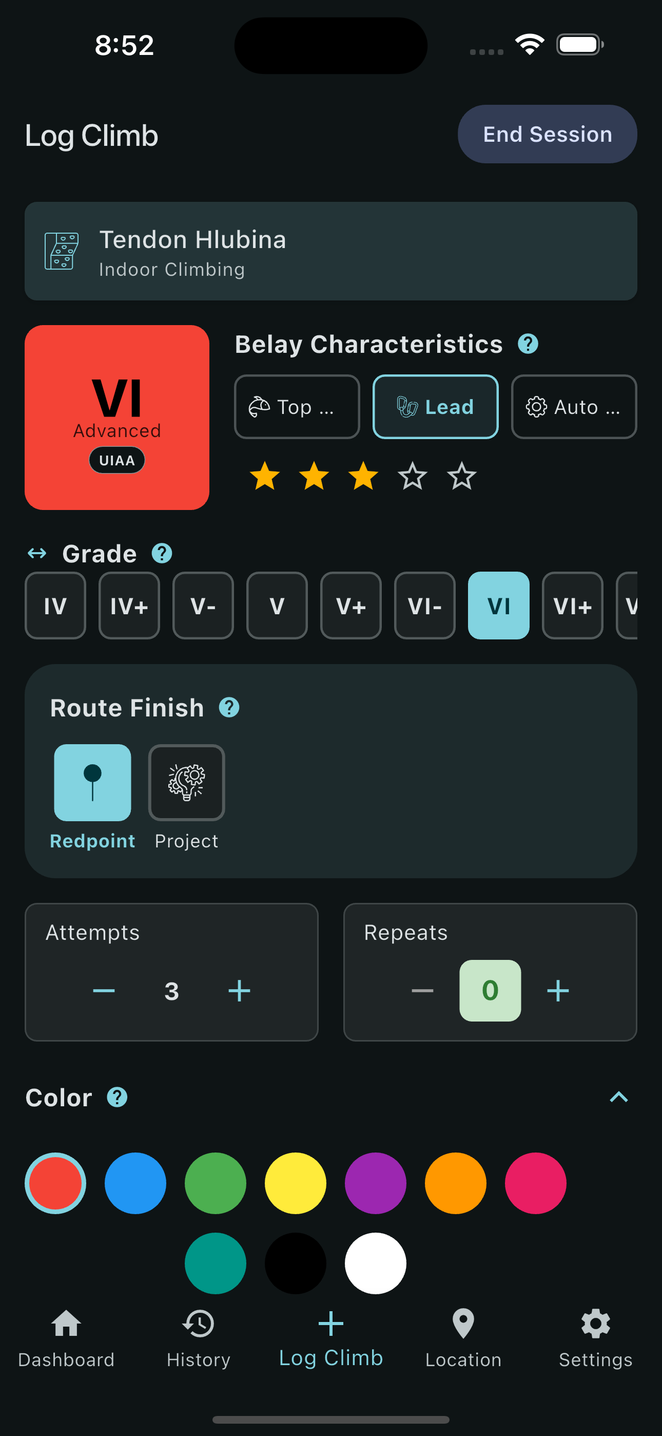 CrushLog climb logging screen with grade selection and attempt tracking